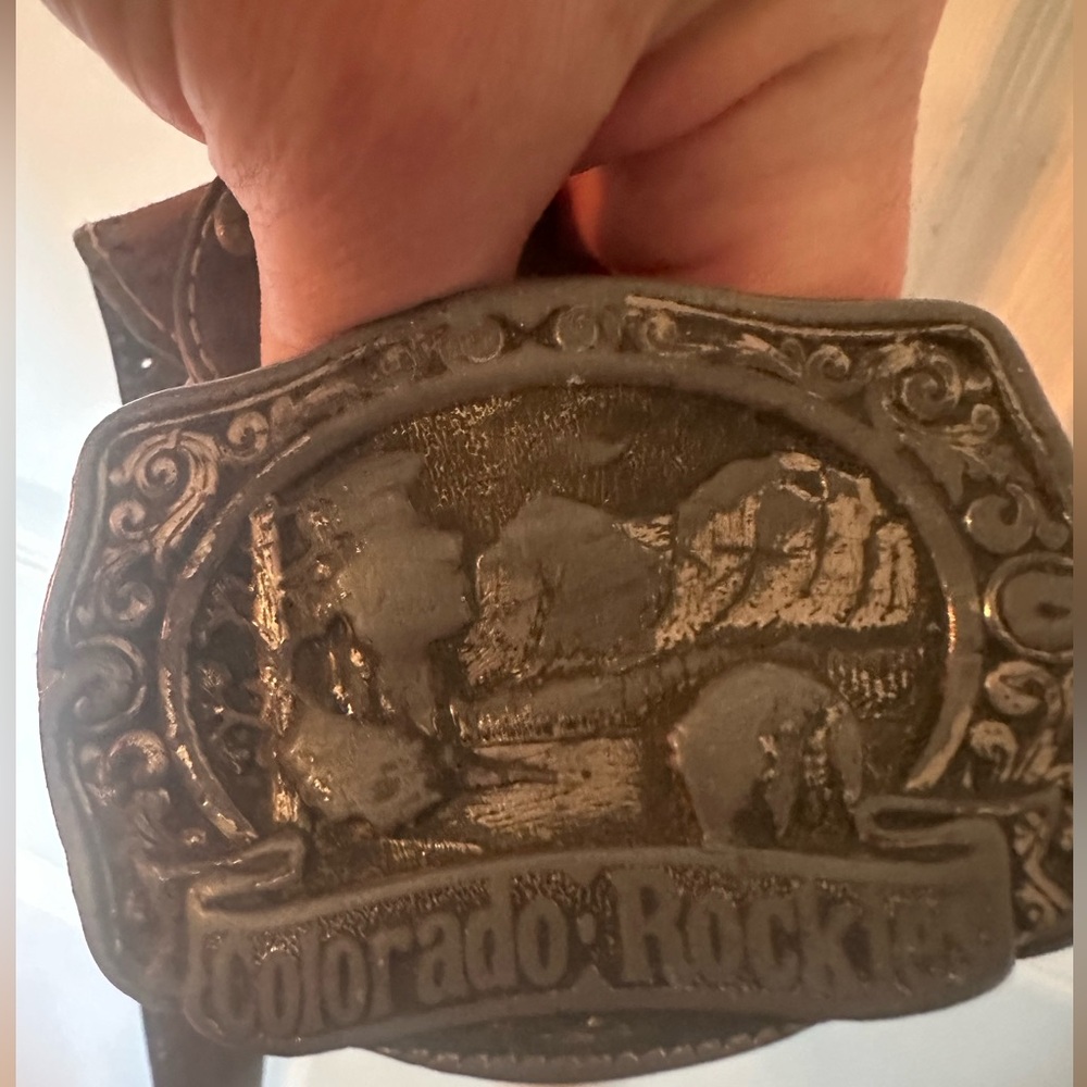 1980’s authentic Great American Chicago Buckle engraved leather belt.